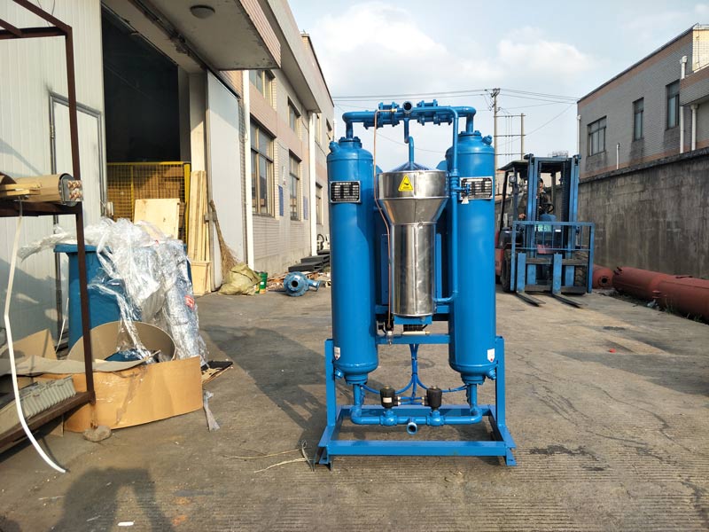 如何選擇吸干機(jī)生產(chǎn)廠家？專業(yè)技術(shù)更關(guān)鍵